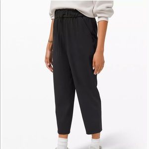 Keep Moving crop high rise 23”